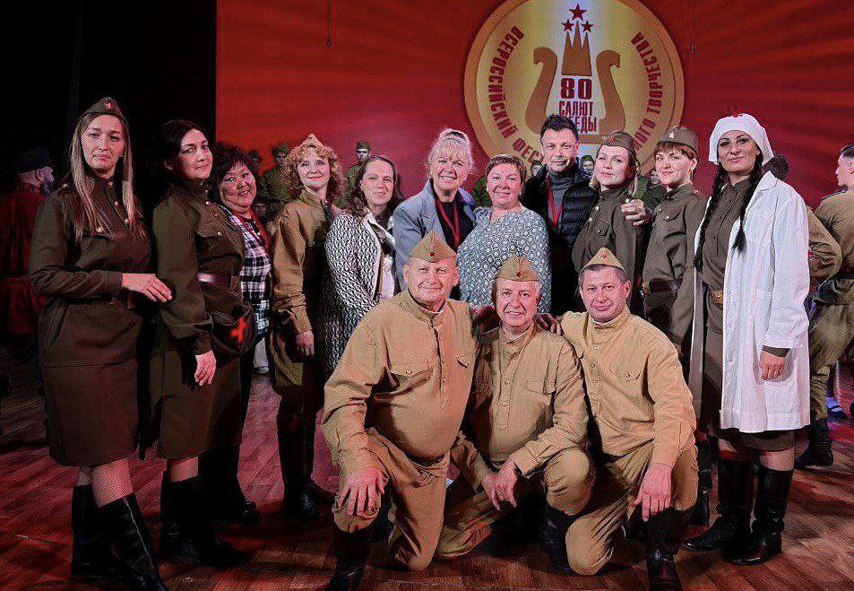 Саратовские артисты исполнили лучшие песни военных лет